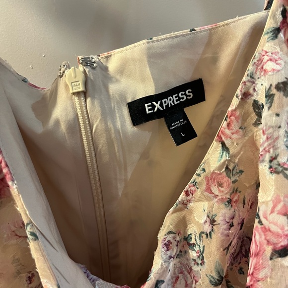 Floral Ruffle Maxi Dress - Picture 6 of 6